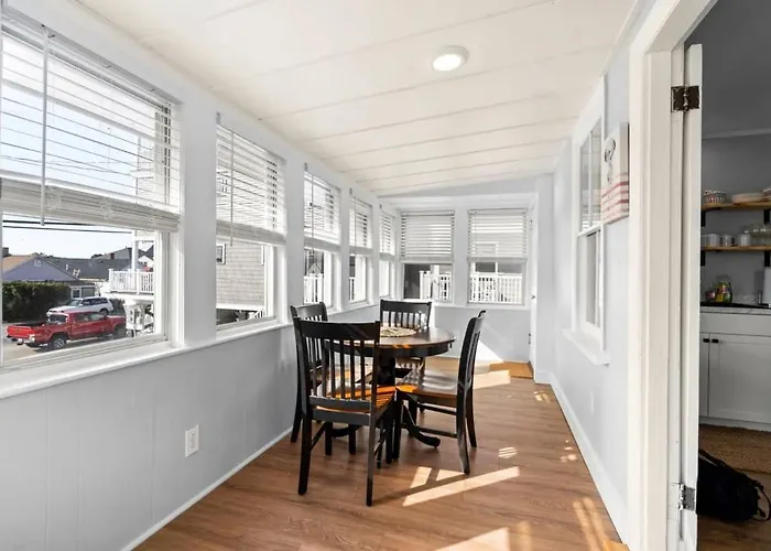 Addie Shack & Cammie Cabana Pet Friendly 10Pp
