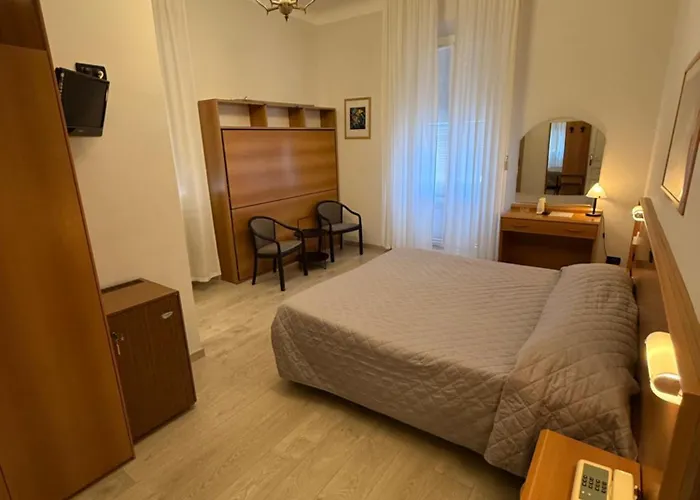 Hotel Fiorenza & Banksia Meuble