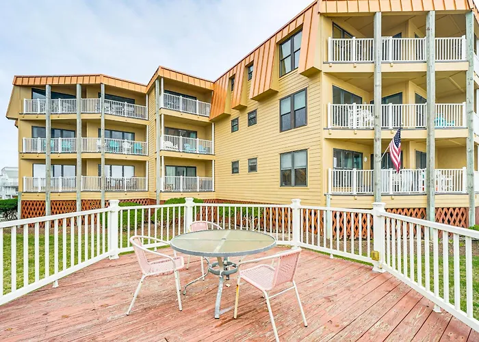 Steps To The Beach: Oceanfront Condo W/ Lanai!