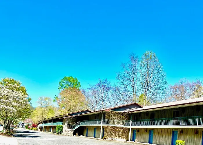 Newfound Lodge On The River