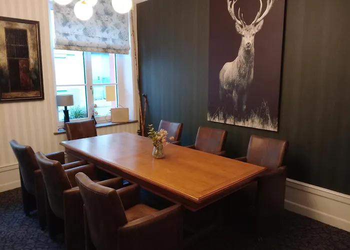 Logis Hotel & Restaurant - Les Hauts De Montreuil