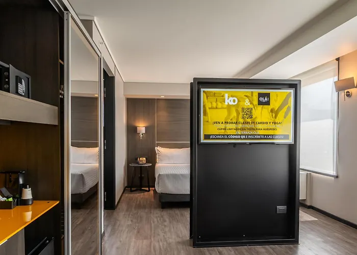 Ola Santiago Providencia, Tapestry Collection By Hilton