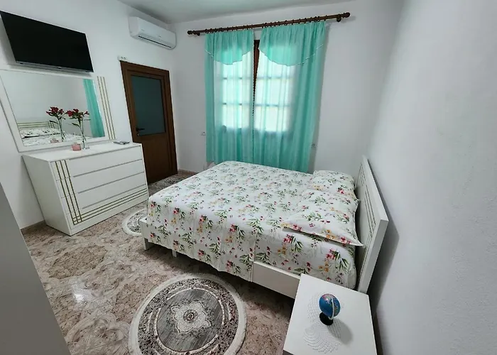 Mira'S Room
