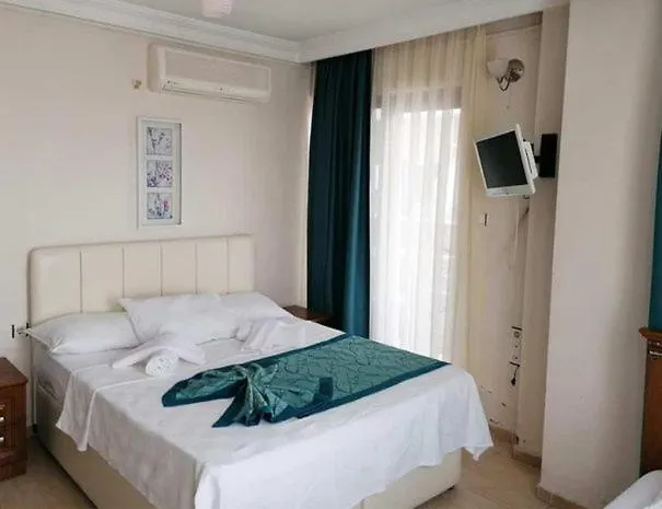 Pembe Koesk Otel
