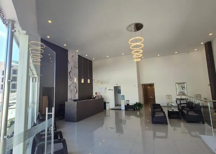 Apartahotel Plaza