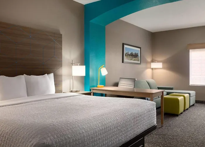 La Quinta By Wyndham Shawnee