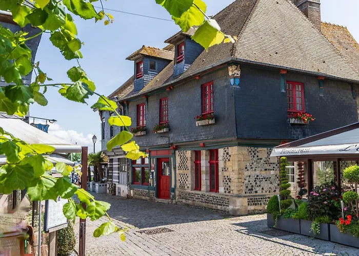 L'Absinthe Hotel