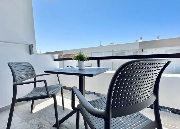 Santo Rostro Beach Apartments