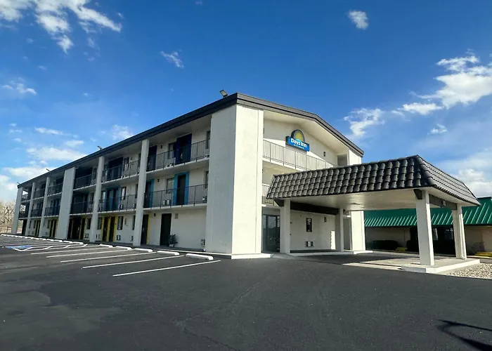 Days Inn By Wyndham Farmington Nm