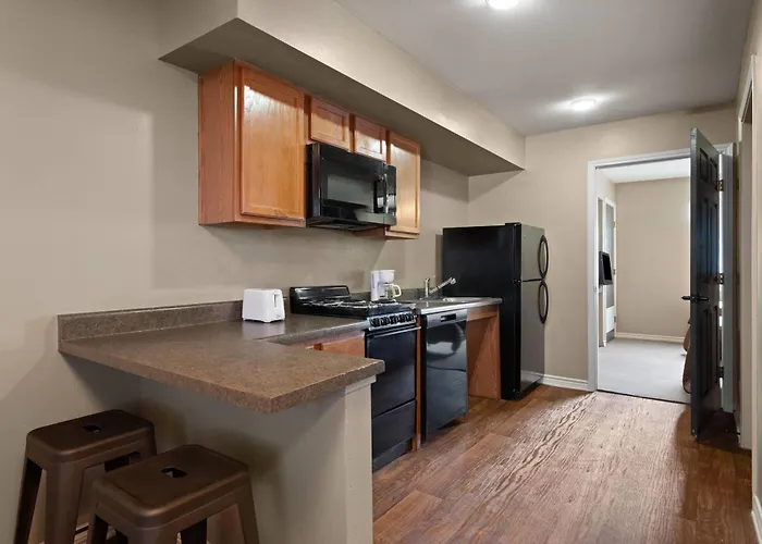 Eagle'S Den Suites Carrizo Springs A Travelodge By Wyndham