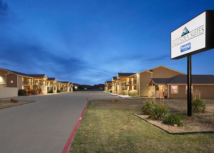 Eagle'S Den Suites Andrews A Travelodge By Wyndham