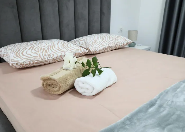 Rozafa Guest Room Center