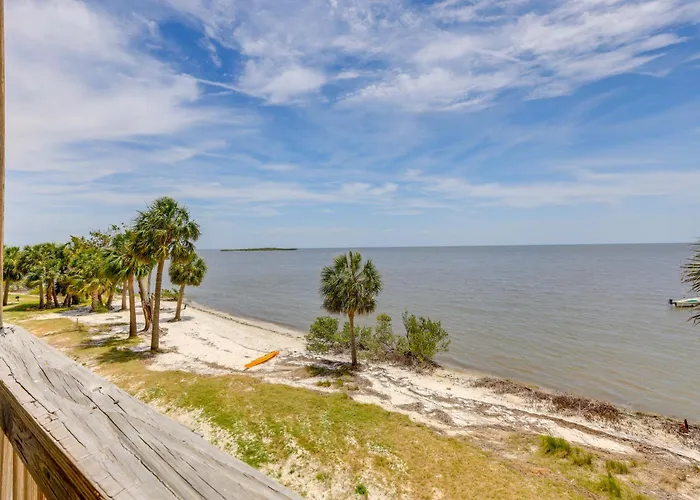 Beach & Pool Access At Condo On Cedar Key!