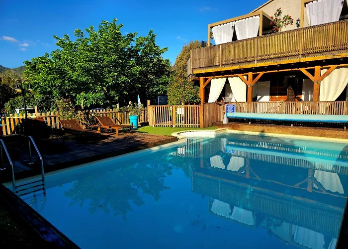 Gites O Fil De L'Eau Piscine Spa Acces Riviere