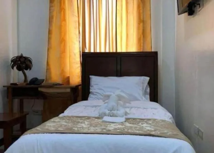 Godo'S Plaza Hotel And Restaurant