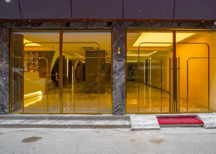 Horizon By La Riqueza Hotels , New Delhi City Centre