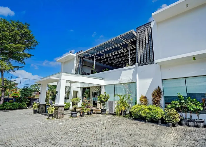 Townhouse Oak Padang Near Rth Imam Bonjol