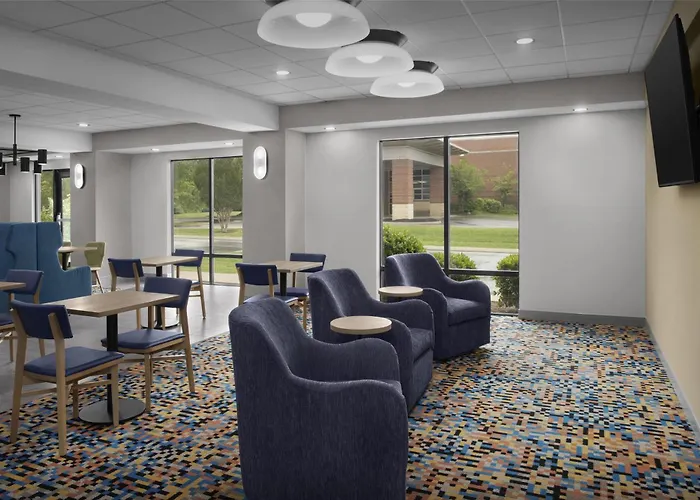 Hampton Inn Lenoir City
