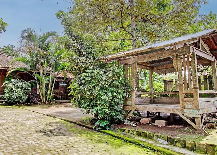 Hotel O Omah Baturan Syariah