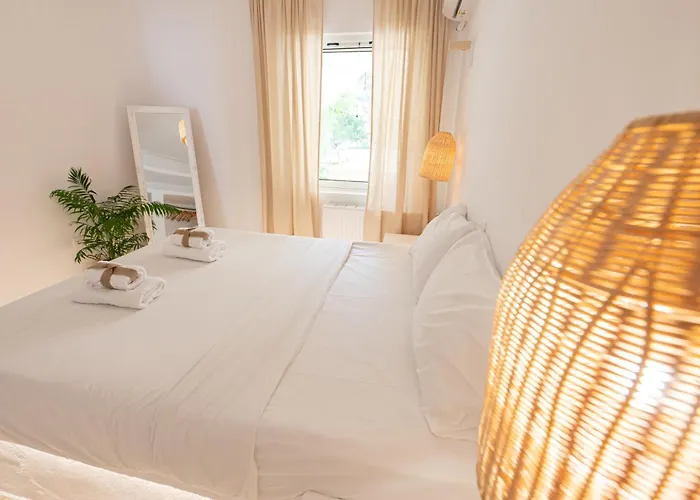 The White Rose Hotel