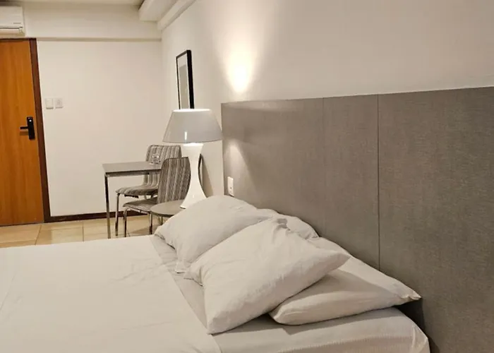 Flat 01 Celita Franca Business