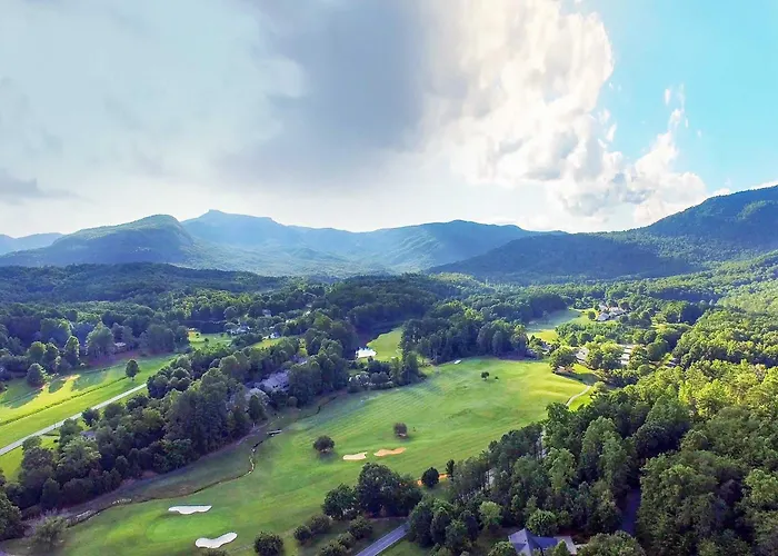 Indoor Pool & Golf Course Views: Lake Lure Condo!