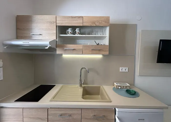 Afroditi Haus Sarti