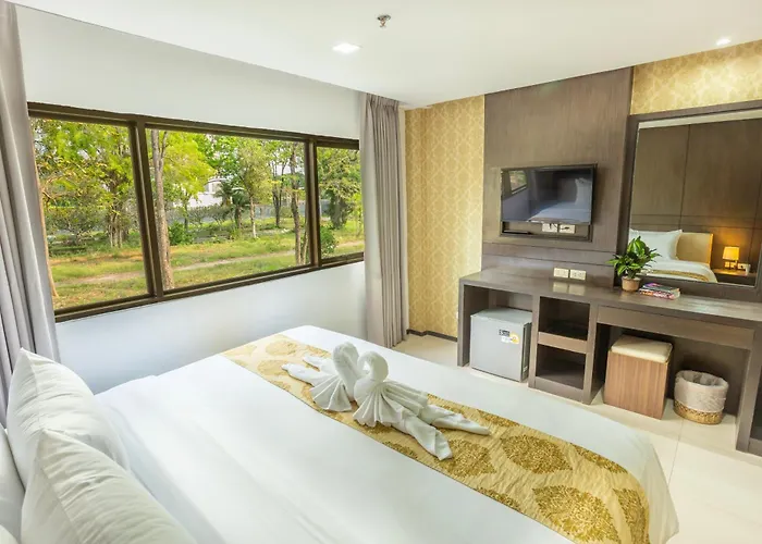 Jomtien Sands Residence - Beachfront, Relax & Amazing Seafood Dining
