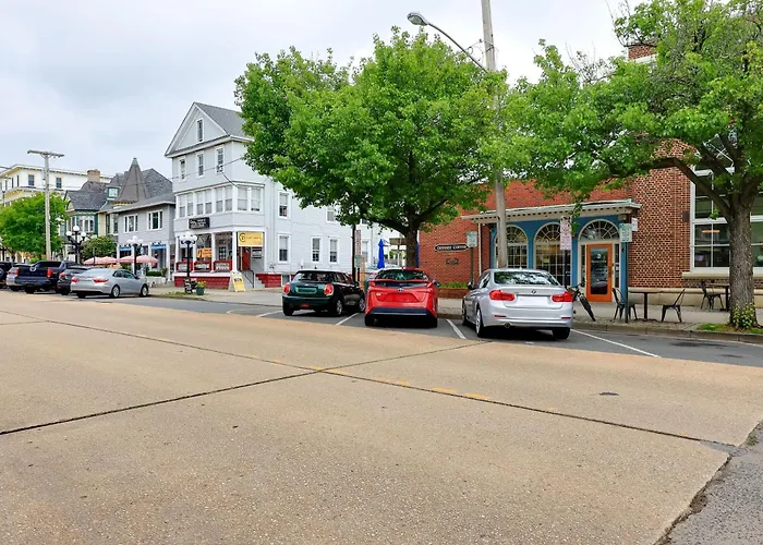 Walk To Downtown & Beach: Ocean Grove Apartment!