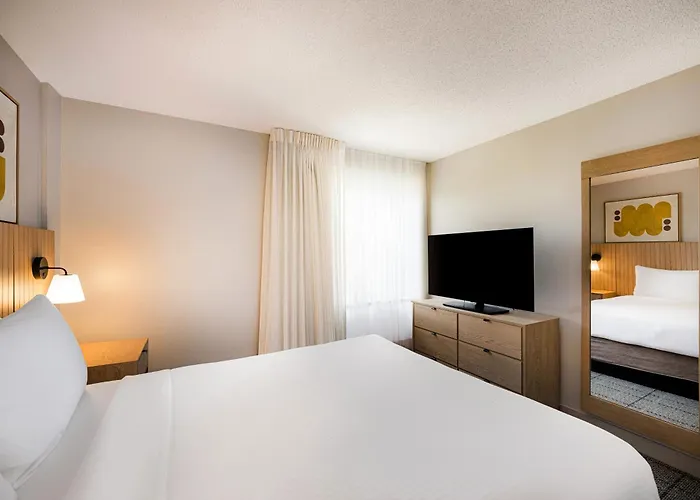Sonesta Simply Suites Birmingham Hoover