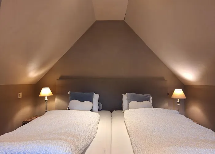 Casa-Cosi, Tourist & Business Suites & Flats With Reserved Parking Included, Private Sauna Available