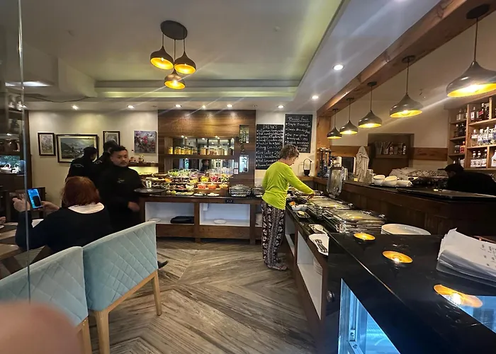 Hotel Middle Path & Spa