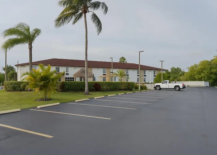 Belmont Inn&Suites