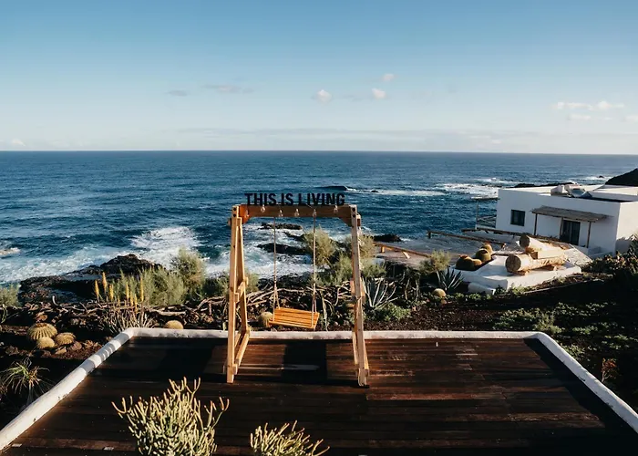 Costa Magica - Romantic Ocean Boutique Hotel & Club