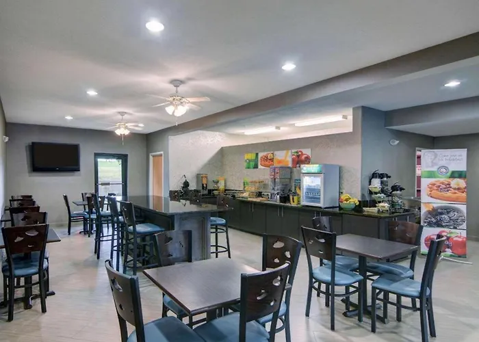 Quality Inn & Suites Grand Prairie South