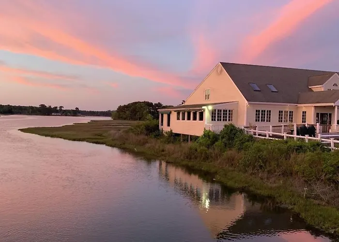 Gorgeous Home 1 Mile To Beach And Near Cape Cod Bikepath