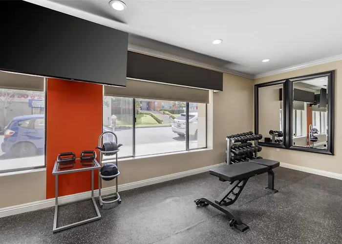 Best Western Plus La Mid-Town Hotel
