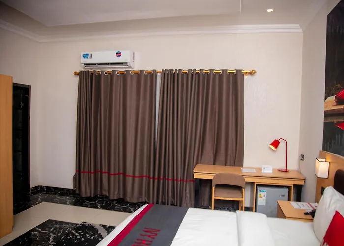 Ivy Hotel Emerald