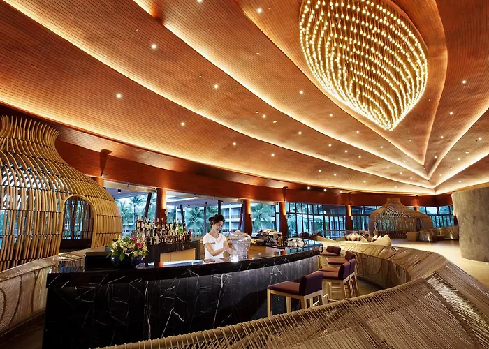 Graceland Khaolak Beachfront Resort