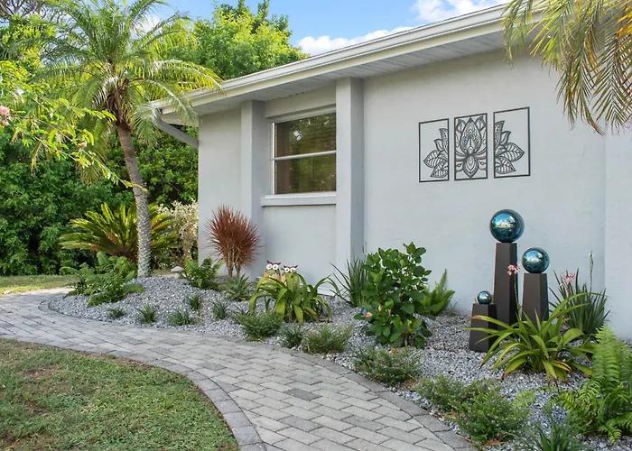 Lotus House With Pool - Relaxation - Close To Beaches