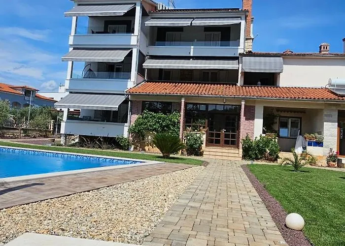 Aura Residence