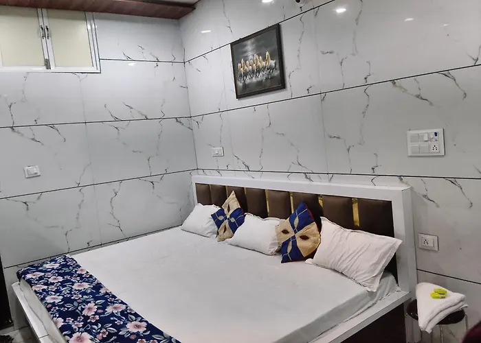 Hotel Divya Darshan