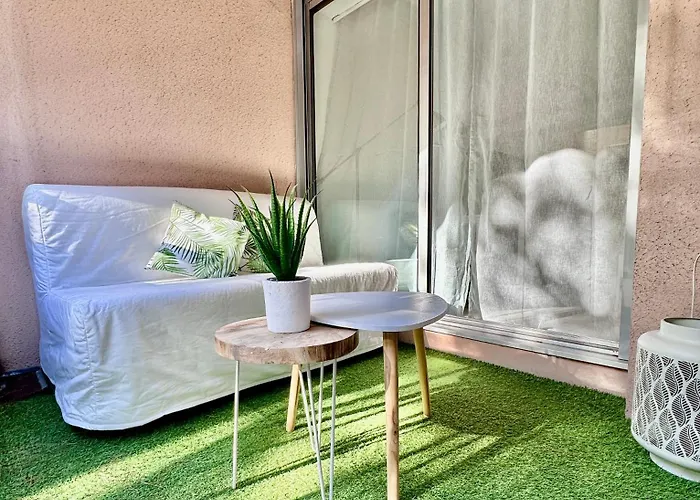 Studio sur le port de Hyères - à 2min des plages, Clim&Balcon