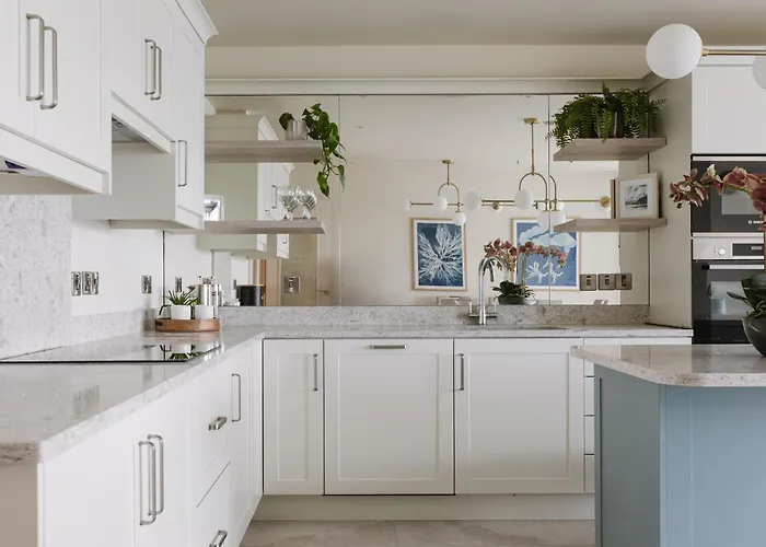 Earls Harbour Luxury Apartments