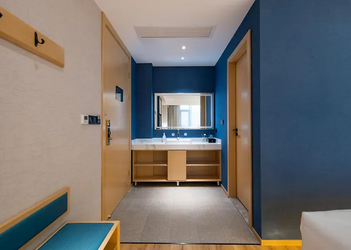 Vyluk Hotel Suzhou Xiangcheng Avenue & Global Harbor