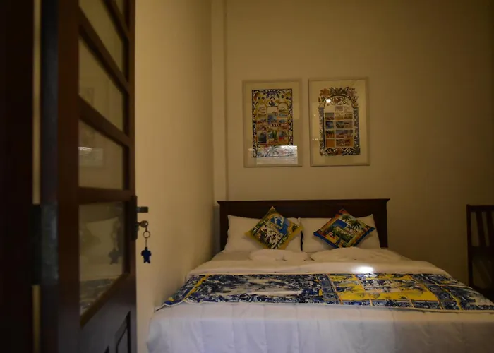 Artnest Gallery Stay , Pedlars St , Galle Fort