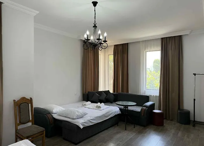 Lia Guest House