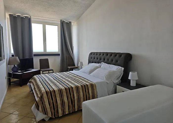 Marina Club Hotel