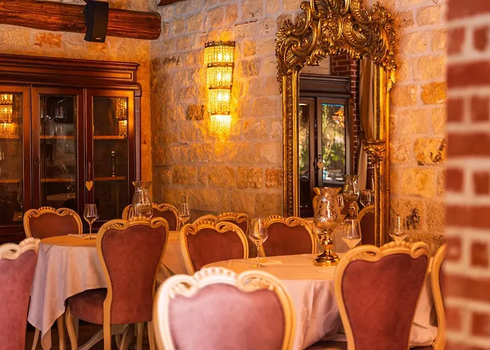 Achtis Hotel