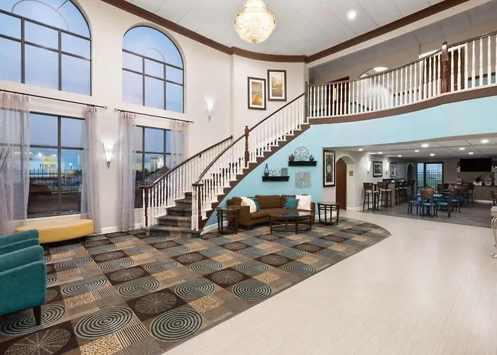Days Inn & Suites By Wyndham Sam Houston Tollway